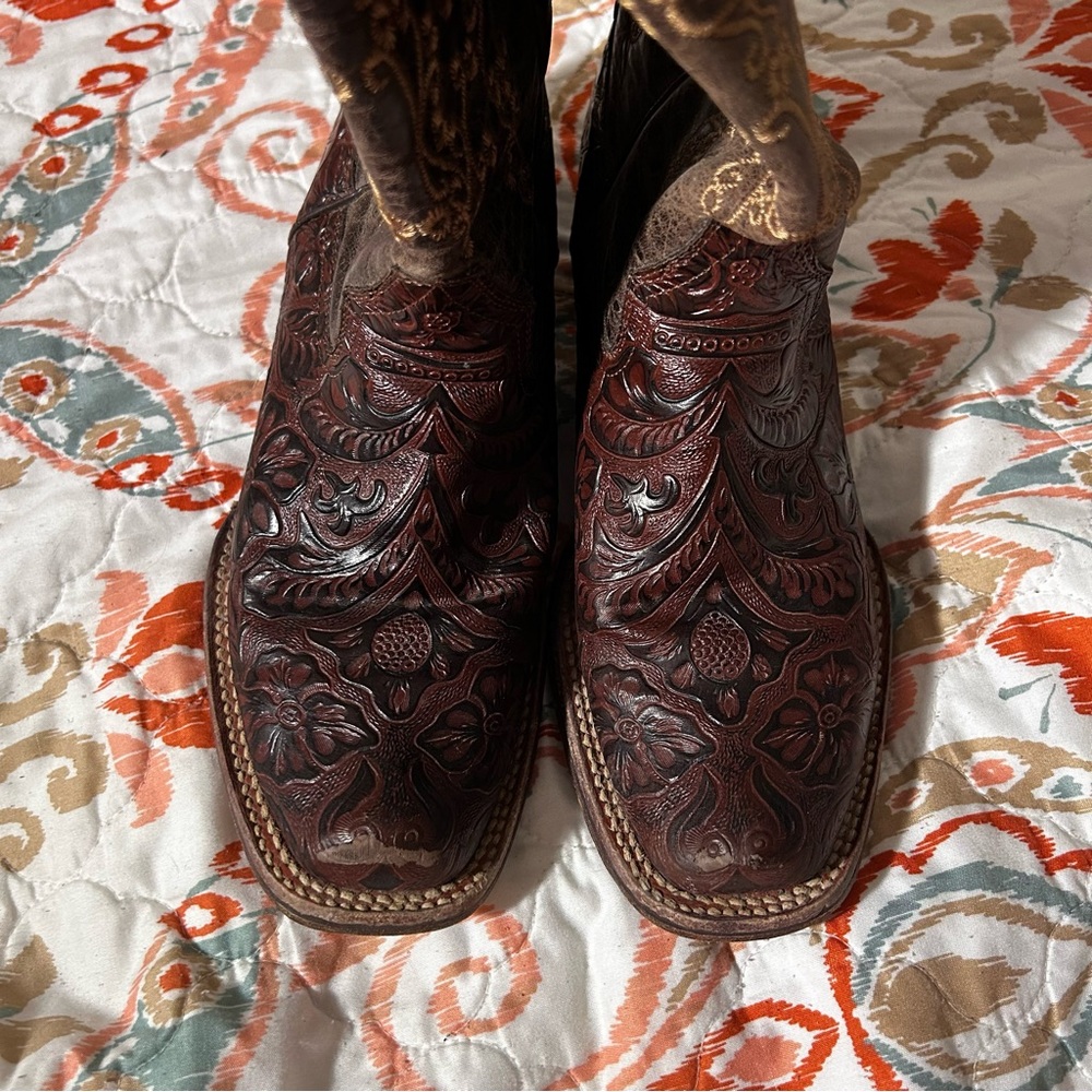 Tooled western cowgirl boots - Picture 4 of 7